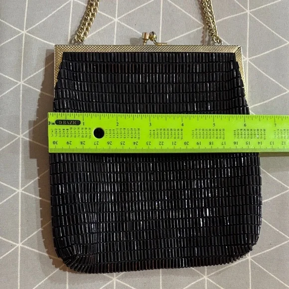 Vintage Black and Gold Chain Clutch - Picture 4 of 6